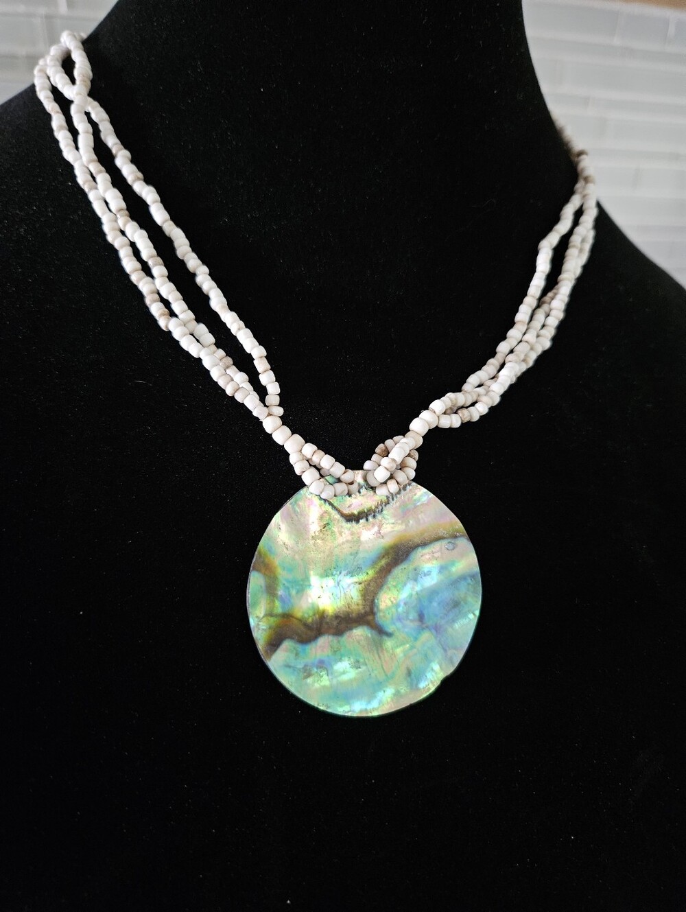 Vintage Paua Abalone Shell Pendant Necklace with White Beaded Strand - Picture 3 of 4